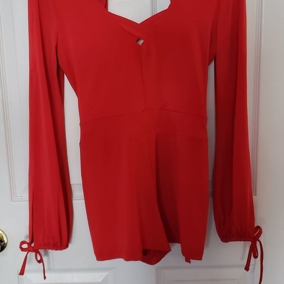 Guess dressy, red, open sleeve romper - Picture 6 of 8